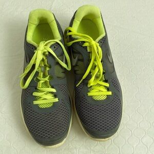 Nike Lunar Eclipse 2 gray and yellow running sneakers